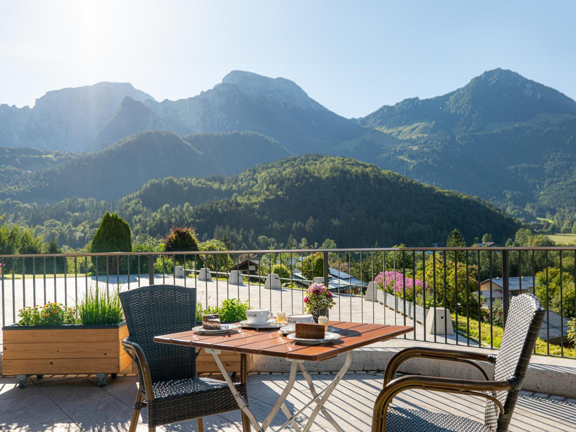 Hotel Hanauerlehen - Ruhige & Zentrale Top-Lage - Mit Schwimmbad, Sauna, Parkplaetze & Cafe - Bayerischer Familienbetrieb Schoenau am Koenigsee Exterior photo